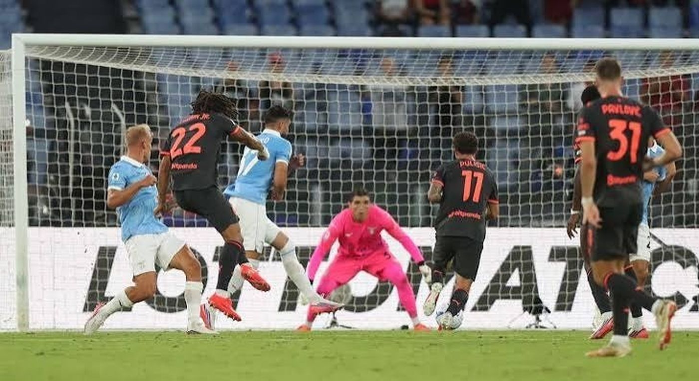 الدوري الايطالي: لاتسيو يتعادل مع ميلان وينفرد بالصدارة