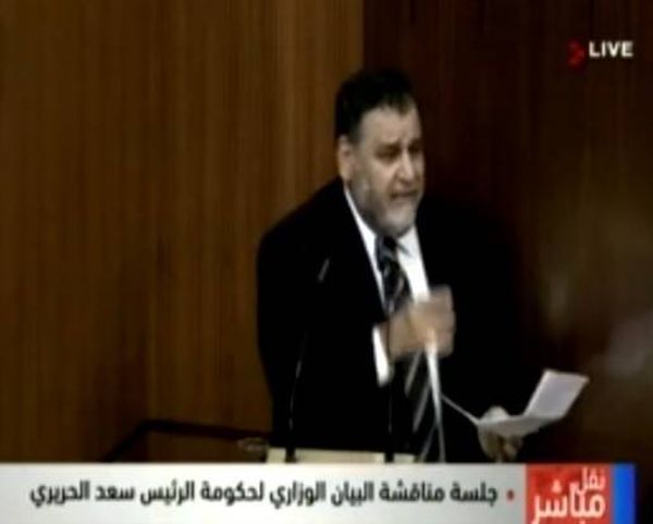 بالفيديو: ولعت بين نائبين.. والضاهر: "سكّر تمّك خرفان هبيلة"!