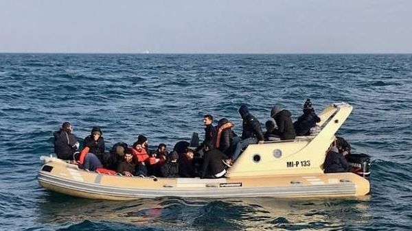 لندن تنهي اتفاق "واحد مقابل واحد" لإعادة المهاجرين مع باريس
