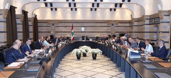 بدء جلسة مجلس الوزراء في السراي الحكومي