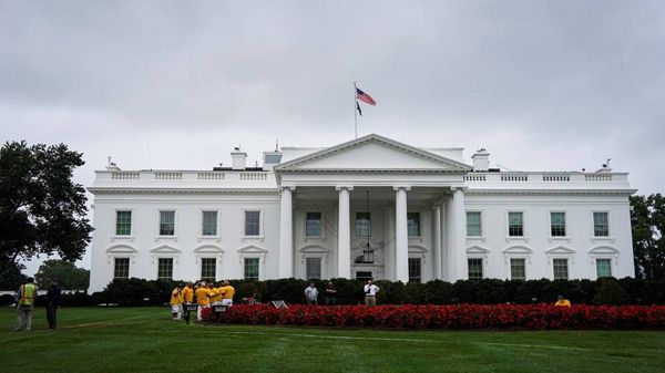 بصورة لافتة.. البيت الأبيض يراسل غرينلاند