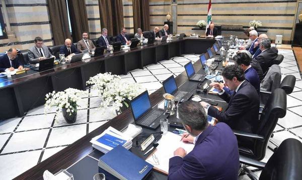 مجلس الوزراء أقرّ مراسيم الضباط ولم يقرّ بدل الإنتاجيّة الذي اقتُرِح لموظفي الشؤون العقاريّة
ميقاتي: العدوان الاسرائيلي تدميري والحوار الأساس لإيجاد الطريق السليم من أجل انتخاب رئيس
مكاري: "الداتا" غير كاملة ولدى الأمن العام خطة لن تكون عمليّة إلاّ بالتنسيق مع الدولة السوريّة