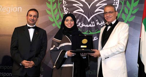 بلدية دبي تحصد جائزتين عربيتين عن مبادراتها البيئية