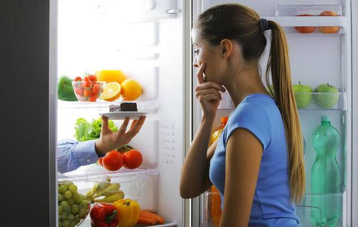 أخصائية تكشف فوائد تناول وجبة خفيفة ليلاً... ماذا عن سلبياته؟