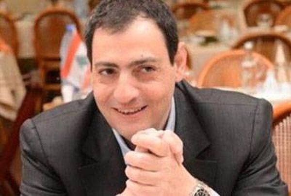 الرئيس الفخري المستقيل للشانفيل اكرم حلبي:
يدي ممدودة  للشرفاء في النادي
والجمهور الوفي كان سبب بقائي