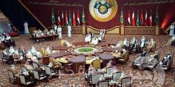 الإمارات تتجه لفرض ضريبة القيمة المضافة