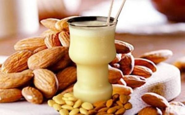 الالبان واللوز لمكافحة البدانة!