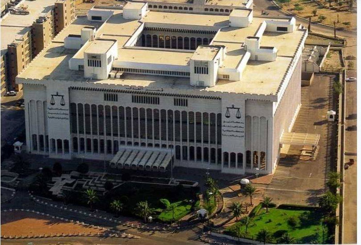 بعد رفض طلبه بتخفيف العقوبة.. الحكم بالإعدام لقاتل زوجته في الكويت