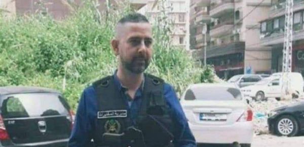 بو صعب زار أحد جرحى مخابرات الجيش في المستشفى (صورة)