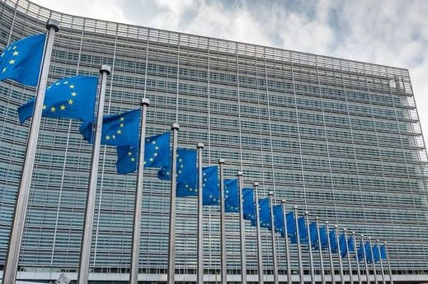 رئيس المجلس الأوروبي: سنقوم بتسريع إجراءات منح أوكرانيا قرضا لدعم الدفاع الجوي والبنية التحتية للطاقة