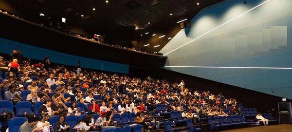 أصحاب دور السينما غير مُتفائلين بالعودة!