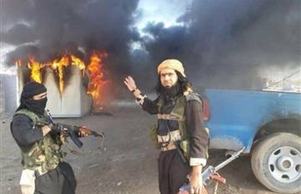 وزير مالية فرنسا لـCNN: داعش يجني أمواله من 3 أمور.