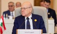 ميقاتي من القمة العربية: ما يشهده جنوب لبنان هو نتيجةٍ لتفاقم
اعتداءات إسرائيل على السيادة الوطنية وخرقها المستمر للقرار 1701