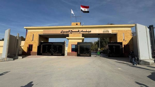 استئناف عمليات الإجلاء الطبي بين غزة ومصر