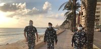 اخلاء كورنيش صور البحري من المارة التزاما بقرار التعبئة