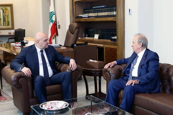 حمادة: المفاوضات أفضل وسيلة لمعالجة الجنوب.. ونسعى لإقرار العفو العام