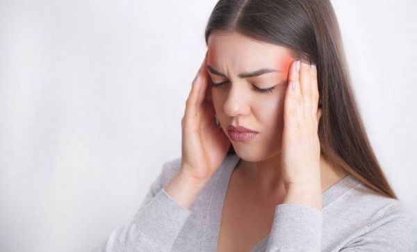 بعيداً عن الأمراض.. الصداع سببه تقلبات الطقس