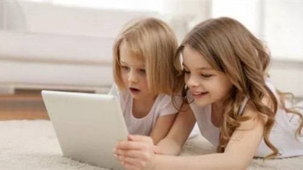 استخدام الطفل للشاشة الإلكترونية أكثر من 3 ساعات يوميا يصيبه بالسكري