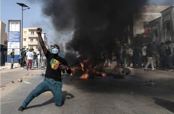 المعارضة السنغاليّة تدعو الى التظاهر رفضاً لتأجيل الانتخابات الرئاسيّة