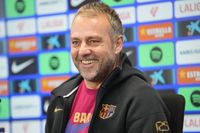 فليك يطوي صفحة بيدري... ويتعامل بحذر مع يامال