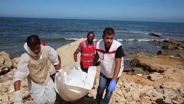 ليبيا تواصل بحثها عن جثث المهاجرين
