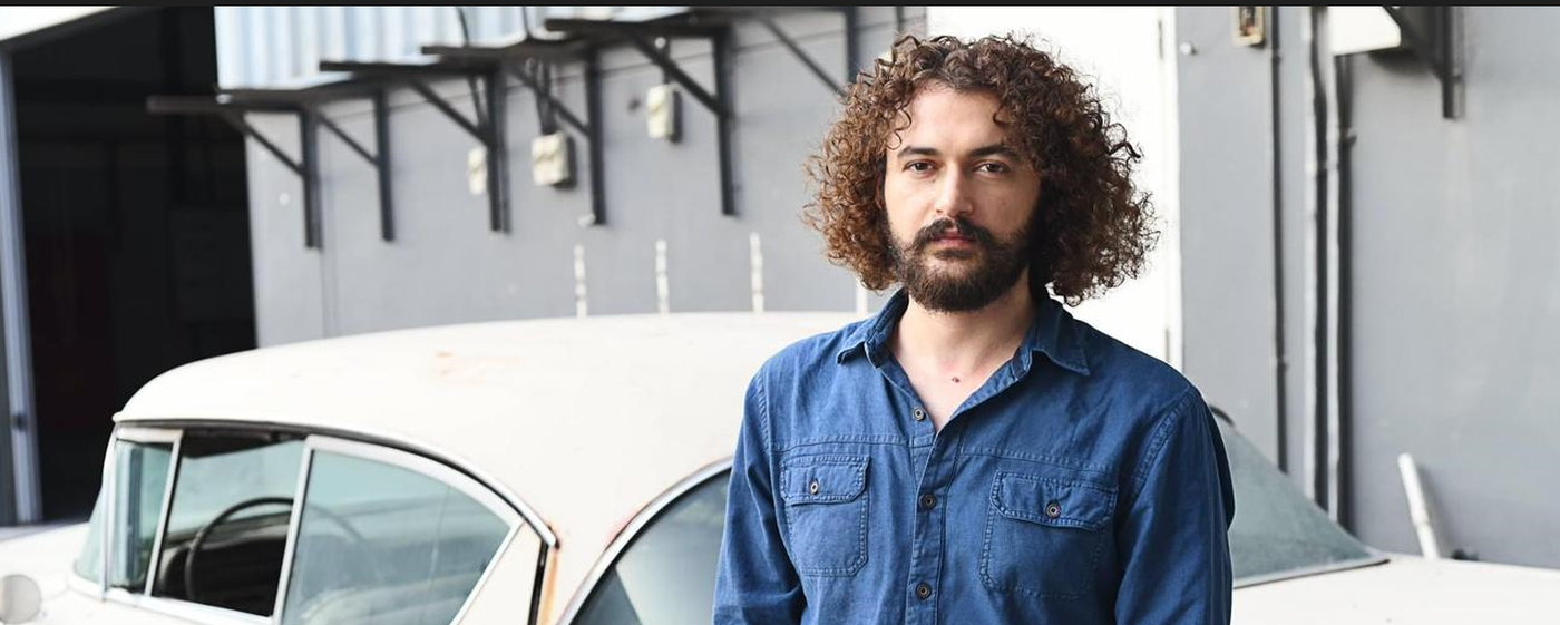 سام عبد الله يطلق مشروعه لدعم المواهب الفنية