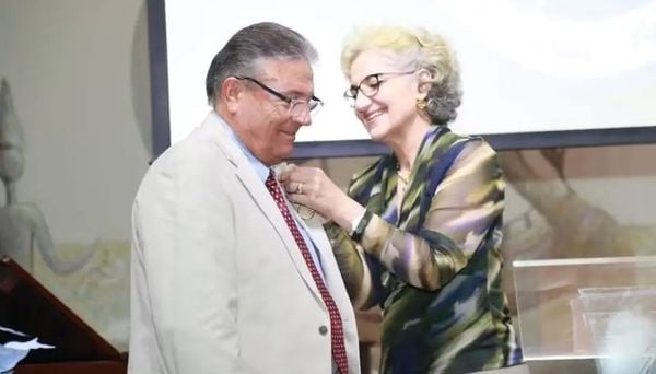 ريما كرامي تقلّد نعمه محفوض «وسام المعلّم» من الدرجة الأولى