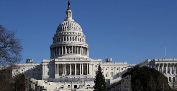 موظف سابق بالكونغرس يسرق 240 هاتفاً!