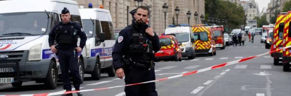 الشرطة الفرنسية تعتقل شخصين بشبهة قتل أحد عناصرها جنوب البلاد
