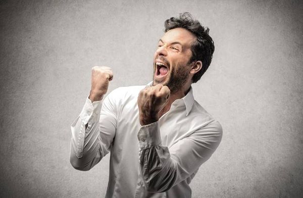 لتصبحوا أكثر سعادة... إسخروا من أنفسكم!