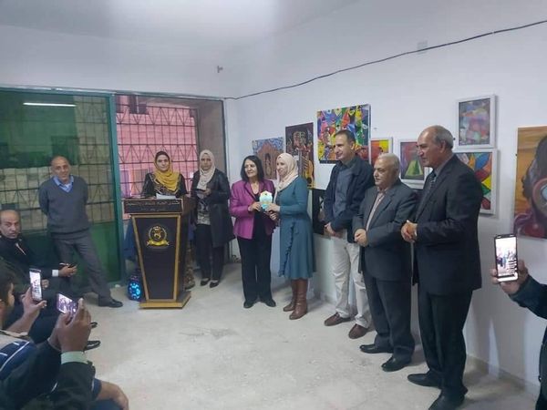 الاقحوانة معرض فن تشكيلي لمنتدى الجياد