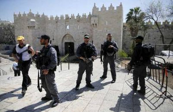 استشهاد فلسطينية حاولت طعن رجال شرطة إسرائيليين في القدس