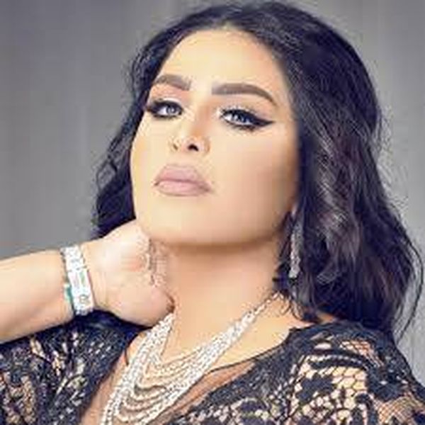جديد أحلام: الشعر الأزرق!