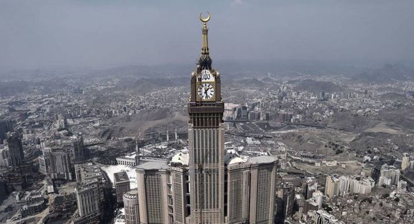السعودية تمنع الحجاج من التصوير في الحرمين الشريفين