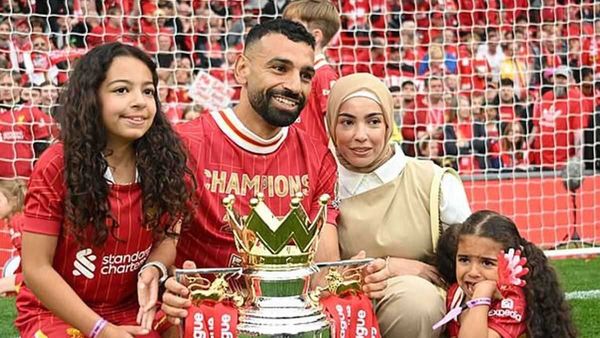 صلاح يرزق بمولود جديد.. ويكشف سر اسم "ليل"