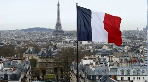 الدين الفرنسي يواصل صعوده وفشل في اعتماد موازنة 2026