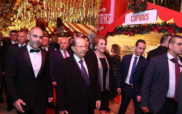 رئيس الجمهوريّة واللبنانيّة الأولى يفتتحان القرية الميلاديّة

في كازينو لبنان... واحتفالات و«رسيتلات» في المناطق