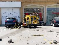 باراك عائد بشرط نتنياهو: فليبدأ لبنان بنزع سلاح حزب الله
قاسم: سلاحنا روحنا لن نتخلى عنه ونرفض الخطوة بخطوة
اتصالات مفتوحة لنزع فتيل جلسة 2 أيلول... ومعلومات متباينة حول تقرير الجيش