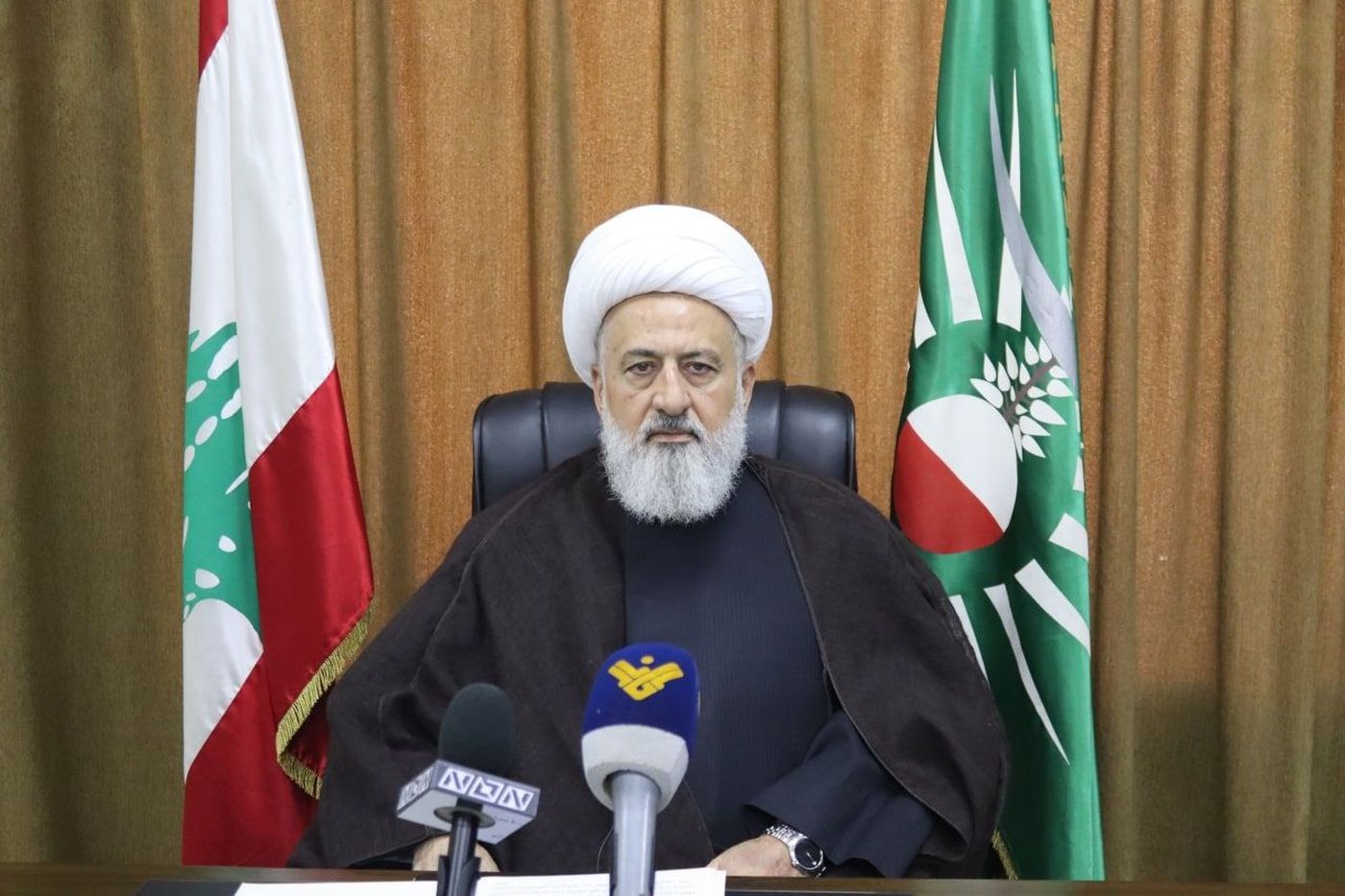الخطيب يدعو عون إلى حوار وطني عاجل والبحث عن بدائل للتفاوض المباشر