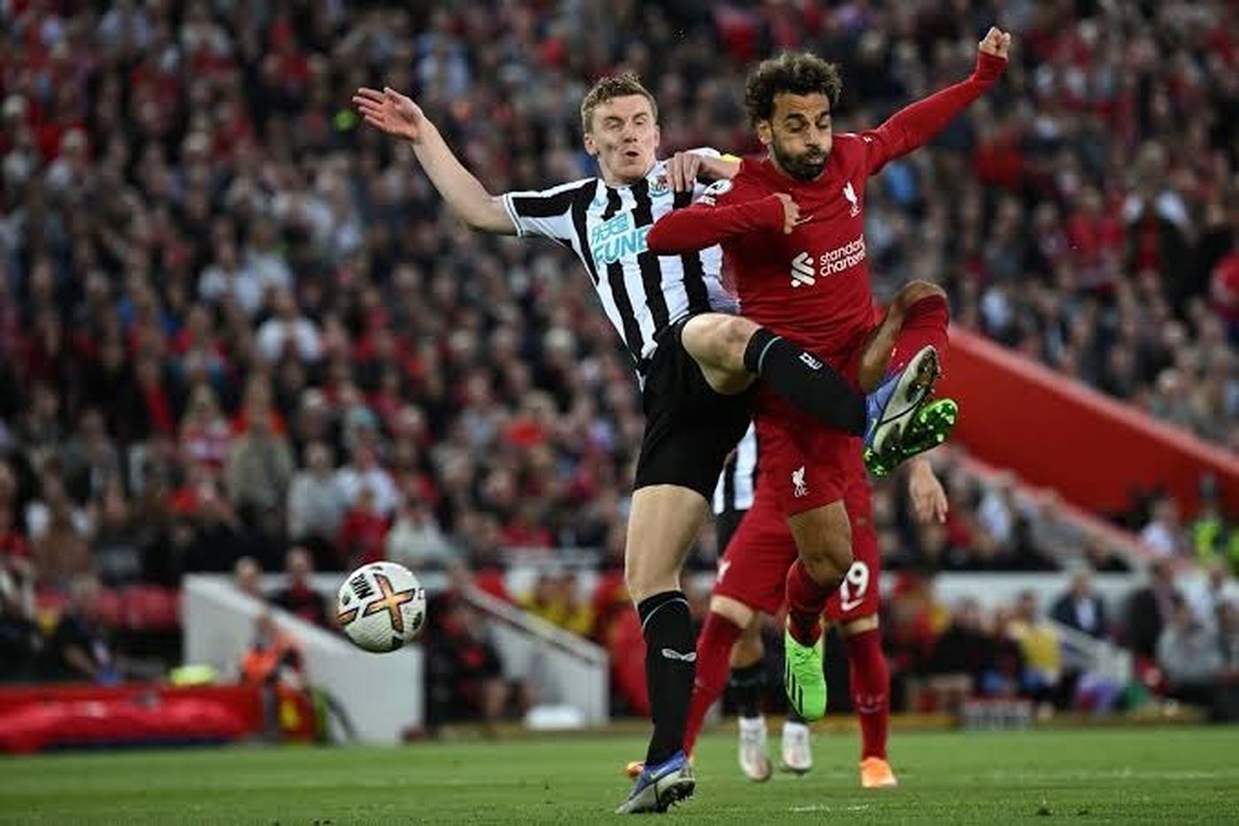 ليفربول يفتتح حقبة إيراولا بمواجهة نارية أمام نيوكاسل