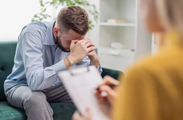 كيف تتغلّب على اضطراب ما بعد الصدمة؟