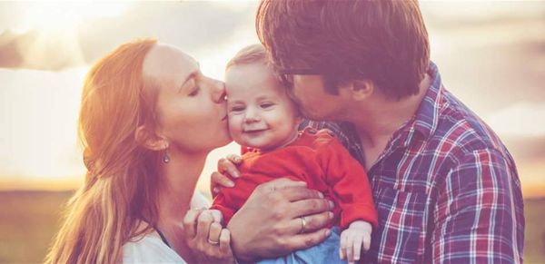 كيف يمكن للزوجين الحفاظ على حبّهما بعد ولادة طفل جديد؟