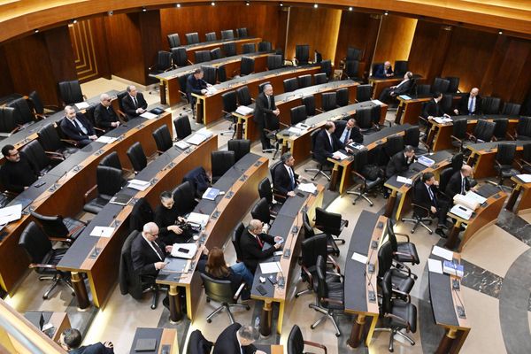 تسونامي ديبلوماسي لاحتواء الانفجار بين واشنطن وطهران
مؤشرات اميركية وخليجية: لبنان ليس في دائرة خطر الحرب