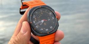 مقارنة السعر والأداء: لماذا تظل Galaxy Watch Ultra خياراً مثالياً للعدائين؟