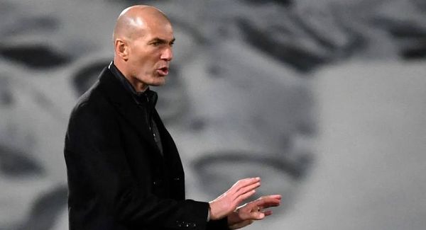 هل يعود زيدان لتدريب ريال مدريد؟