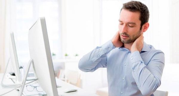 آلام الفقرات العنقية... ما أسبابها وكيف نعالجها؟