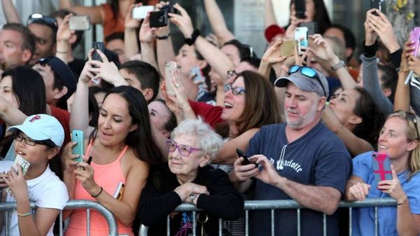 هوس التصوير.. كيف يؤثّر سلبًا على ذكرياتنا وتذكّرنا؟