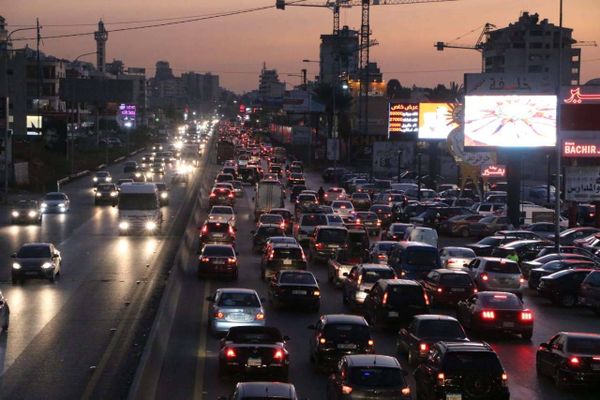 الابواب مقفلة في وجه الحكومة والعقوبات الاميركية عقّدت عملية التأليف
زيارة دوريل : لا عقوبات فرنسية وباريس مصممة على مبادرتها للنهاية
دخول اميركي مباشر على الخط والسفيرة تلوح بمنع المساعدات للبنان