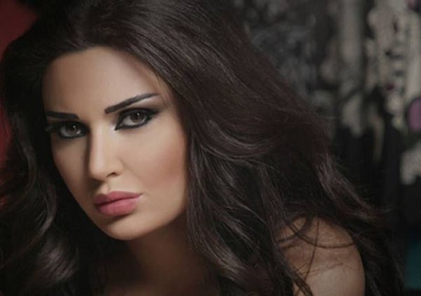 سيرين عبد النور تنشر صورة لها قبل 20 عاماً، هل تغيرت؟