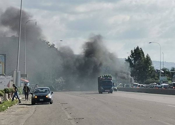 الجيش منع محتجين من قطع طريق بيروت طرابلس